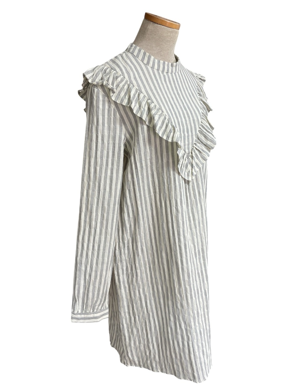 Rylee + Cru Dress Striped Ruffle Yoke Shift Light Gray White Size Large - Picture 3 of 14